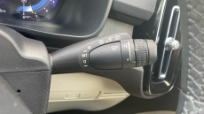 Volvo XC40 2.0 B4P Ultimate Dark 5dr Auto Petrol Estate